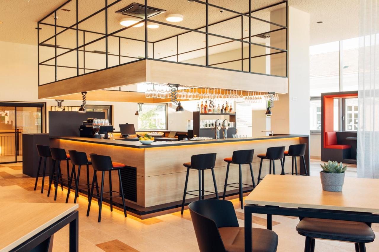 Hotel Harry's &